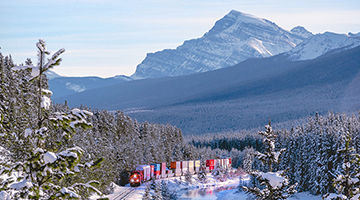 Tips for visiting Morants Curve in the Canadian Rockies