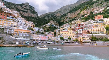 deltager Uddrag stramt How to get to Positano: The Absolute BEST Guide available on getting to  Positano by Plane, Train, Ferry, Car and Private Driver Jenn Explores