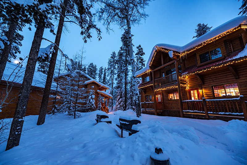 Baker Creek Mountain Resort - Cozy Banff Lake Louise Cabin Vacation