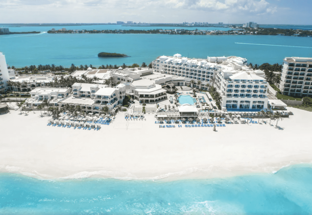 Wyndham Alltra Cancun All-Inclusive Resort: