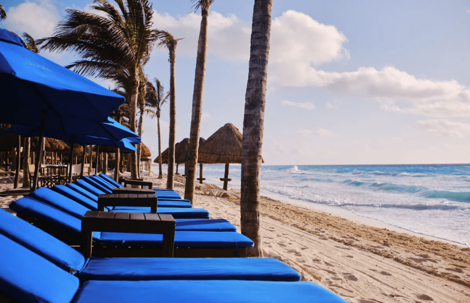 Hows the weather in Cancun in December