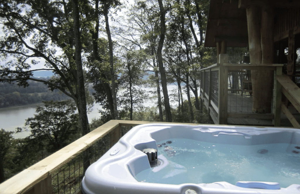 The BEST Romantic Getaways in Indiana with Hot Tubs