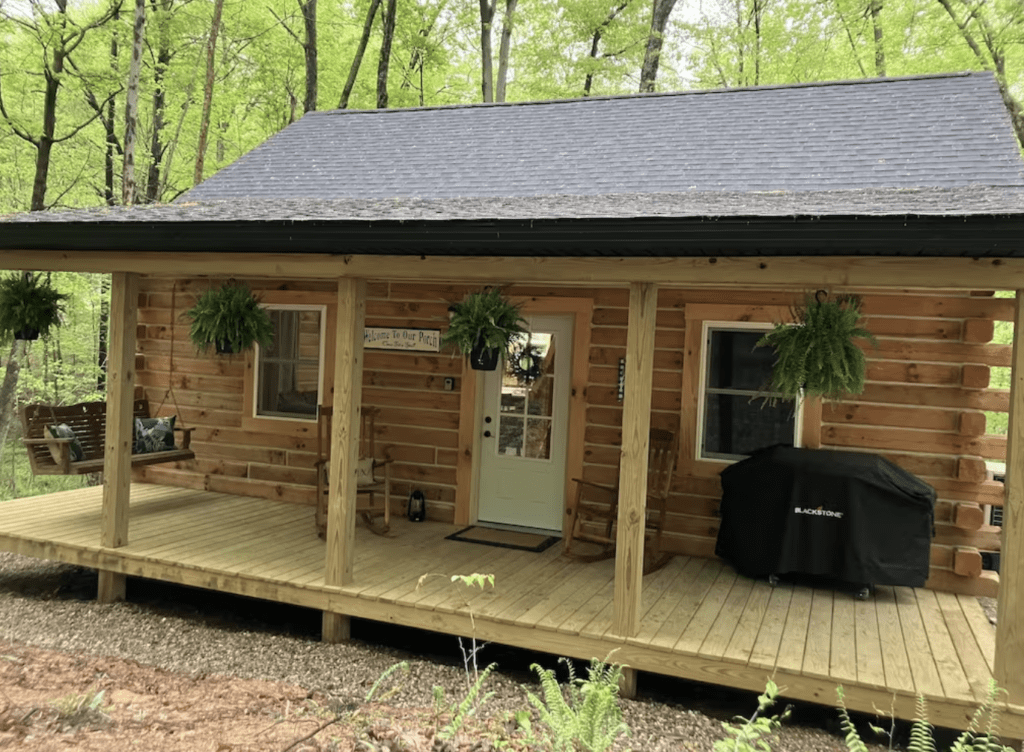 The BEST Romantic Getaways in Indiana with Hot Tubs