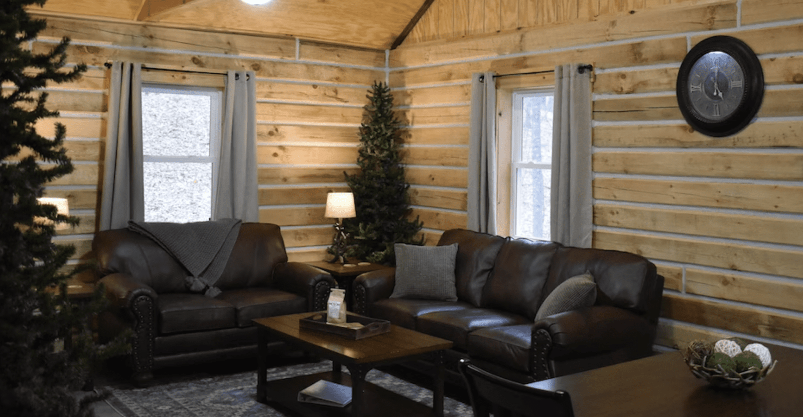 The BEST Romantic Getaways in Indiana with Hot Tubs