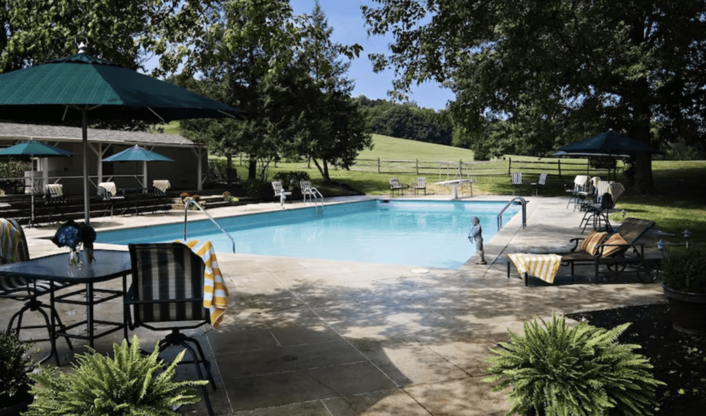 The BEST Romantic Getaways in Indiana with Hot Tubs